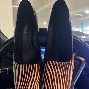 Women’s zebra pony hair Black and White Striped Pumps